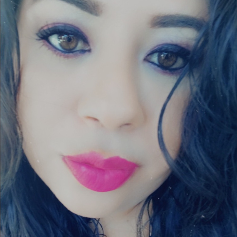 Meet your Posher, Perla